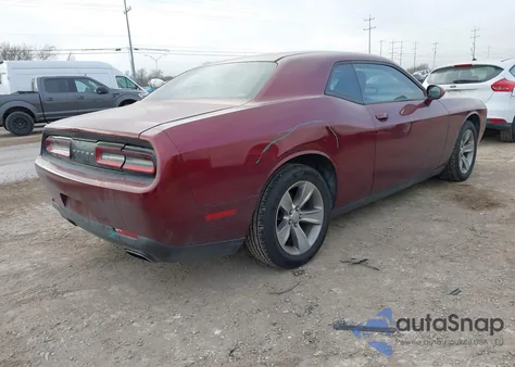 2017 Dodge Challenger Sxt z USA, uszkodzony, nr VIN 2C3CDZAG9HH633464